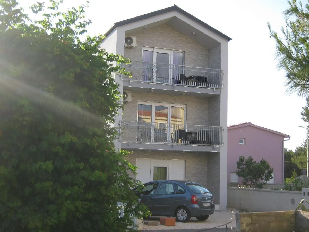 Apartmani Rebecca Vir 0*,  Croatia