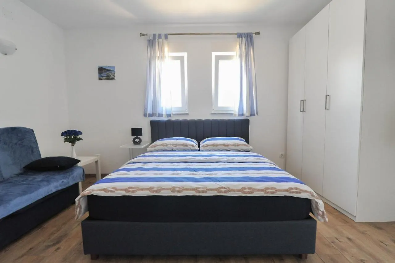 Apartment Apartmani Rebecca Vir Croatia