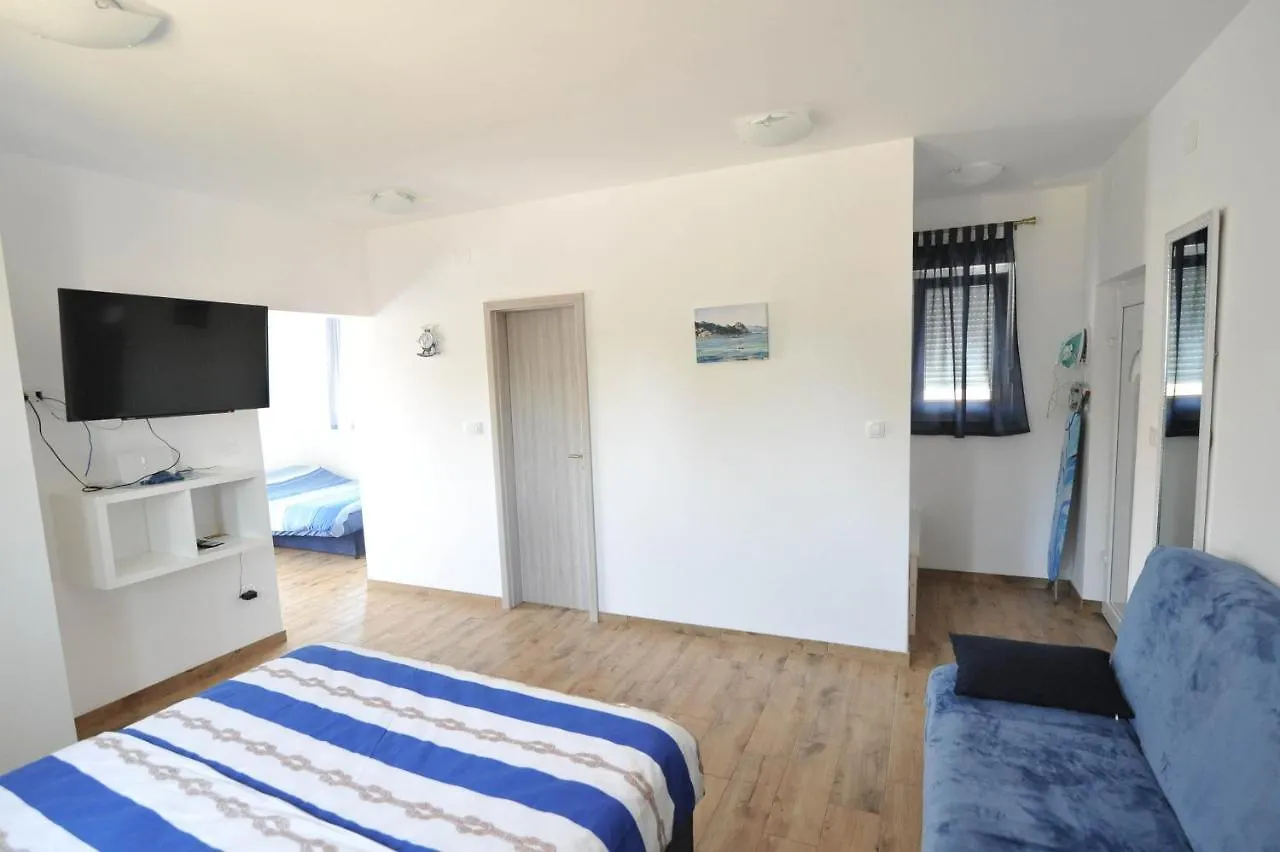 Apartment Apartmani Rebecca Vir