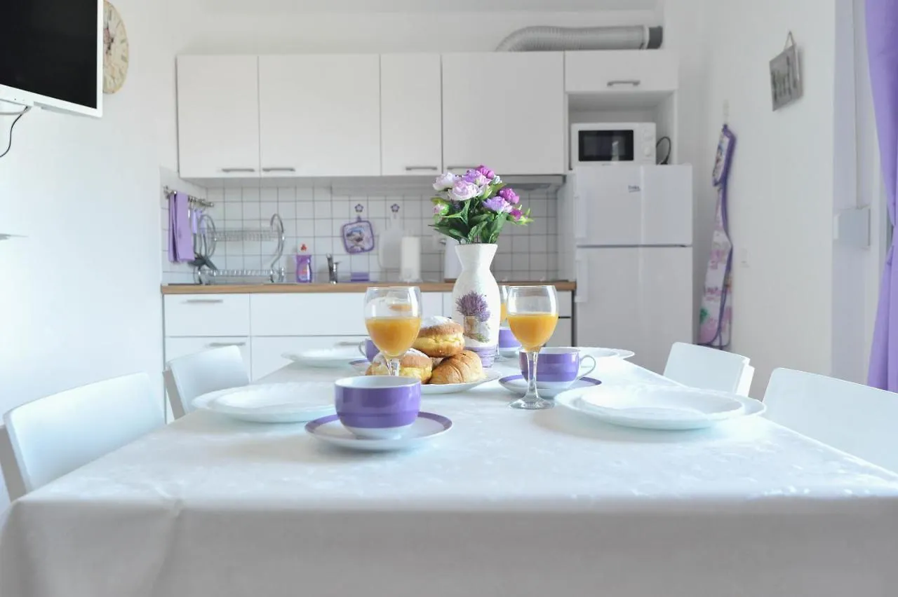 Apartmani Rebecca Vir